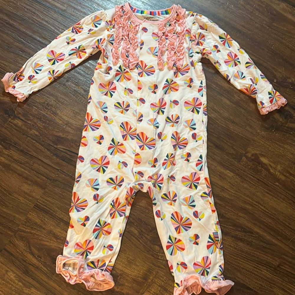 Magnetic Me romper 6-9 months